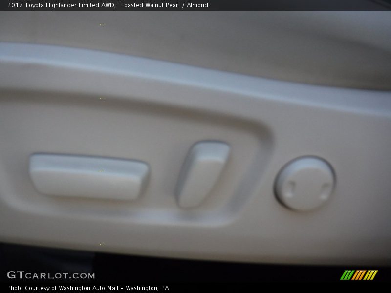 Toasted Walnut Pearl / Almond 2017 Toyota Highlander Limited AWD