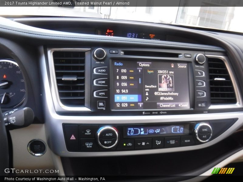 Toasted Walnut Pearl / Almond 2017 Toyota Highlander Limited AWD