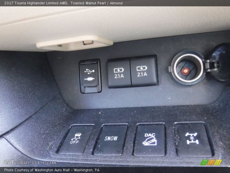 Toasted Walnut Pearl / Almond 2017 Toyota Highlander Limited AWD