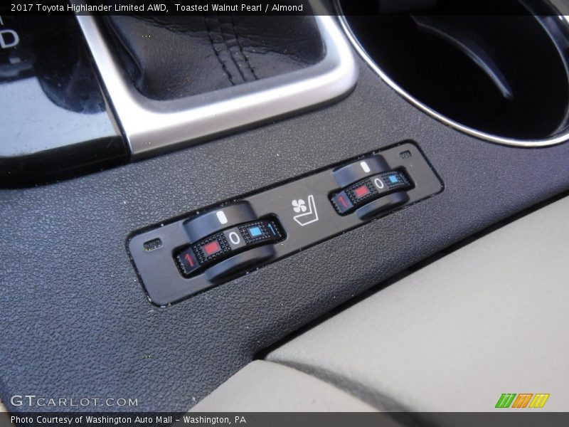 Toasted Walnut Pearl / Almond 2017 Toyota Highlander Limited AWD