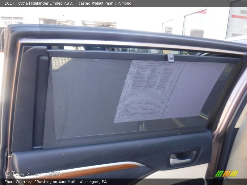 Toasted Walnut Pearl / Almond 2017 Toyota Highlander Limited AWD