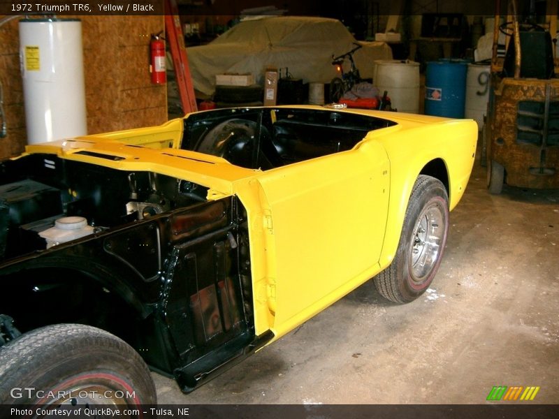 Yellow / Black 1972 Triumph TR6