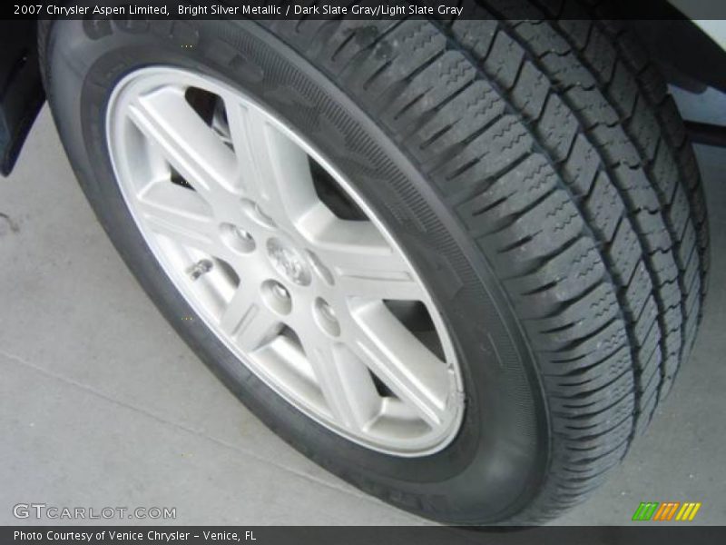 Bright Silver Metallic / Dark Slate Gray/Light Slate Gray 2007 Chrysler Aspen Limited
