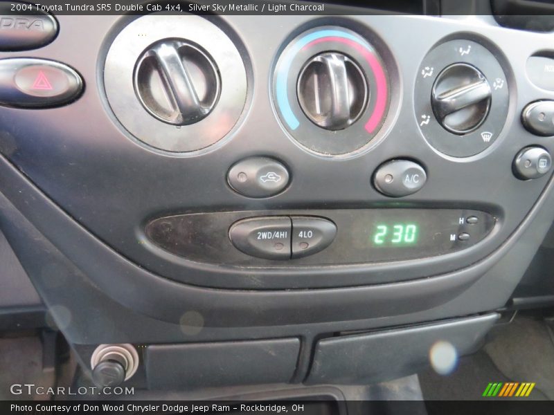 Silver Sky Metallic / Light Charcoal 2004 Toyota Tundra SR5 Double Cab 4x4
