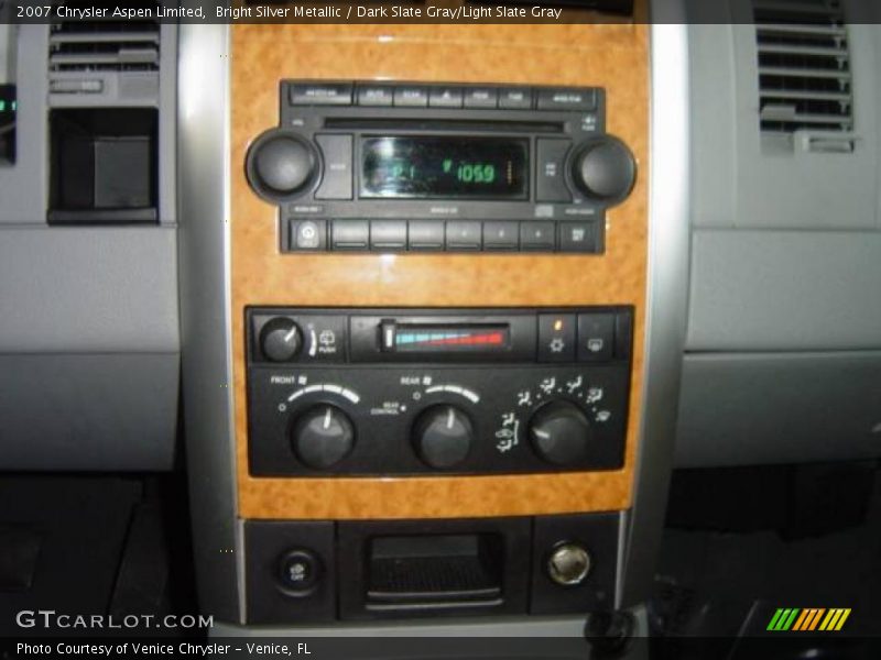 Bright Silver Metallic / Dark Slate Gray/Light Slate Gray 2007 Chrysler Aspen Limited