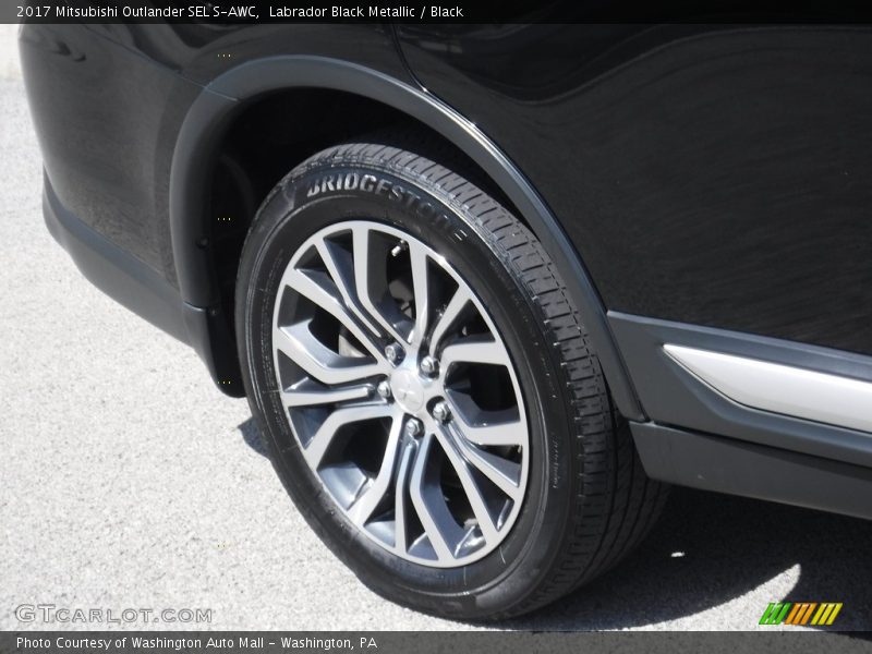  2017 Outlander SEL S-AWC Wheel
