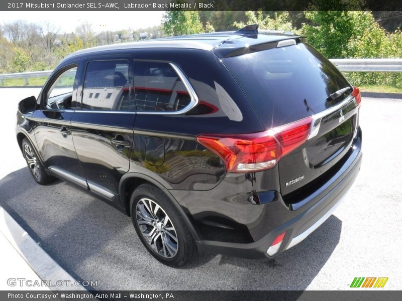  2017 Outlander SEL S-AWC Labrador Black Metallic