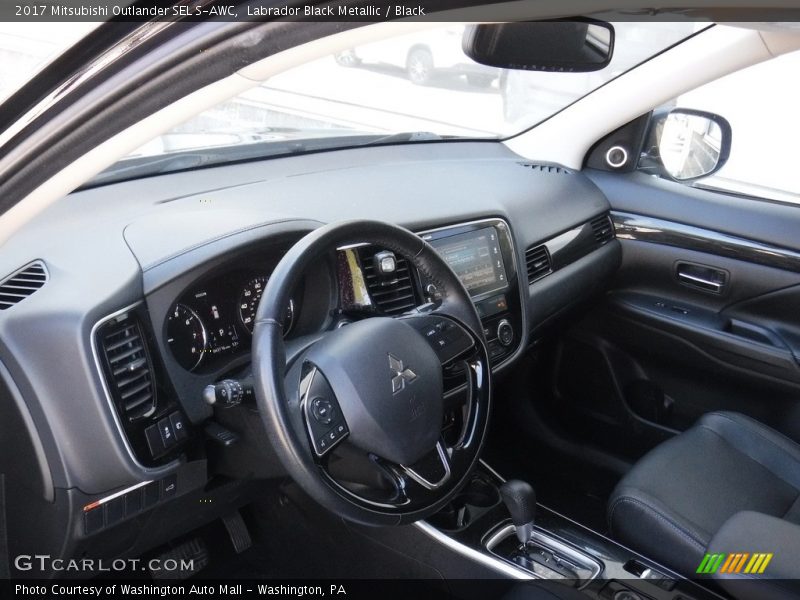 Dashboard of 2017 Outlander SEL S-AWC
