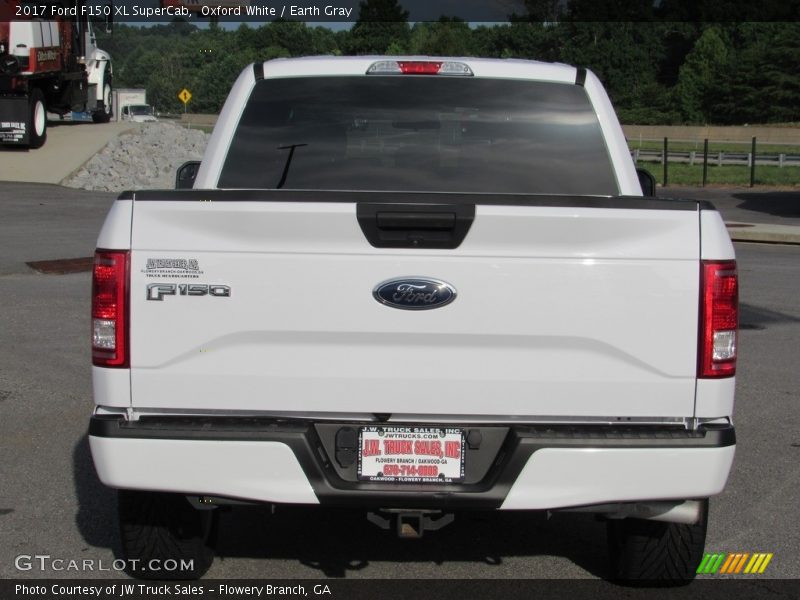 Oxford White / Earth Gray 2017 Ford F150 XL SuperCab