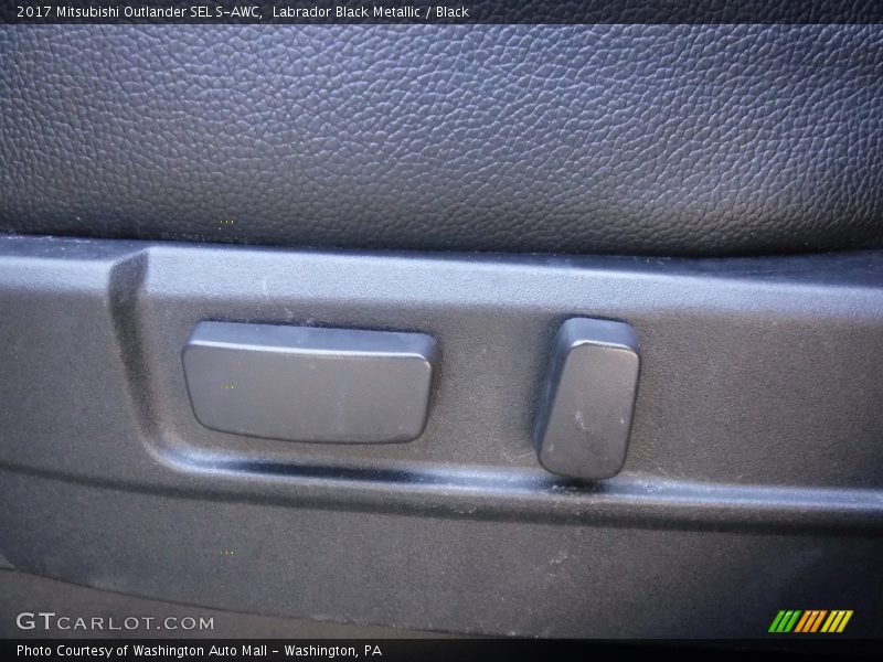 Labrador Black Metallic / Black 2017 Mitsubishi Outlander SEL S-AWC