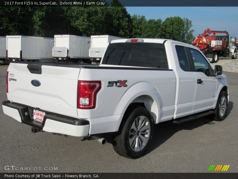 Oxford White / Earth Gray 2017 Ford F150 XL SuperCab