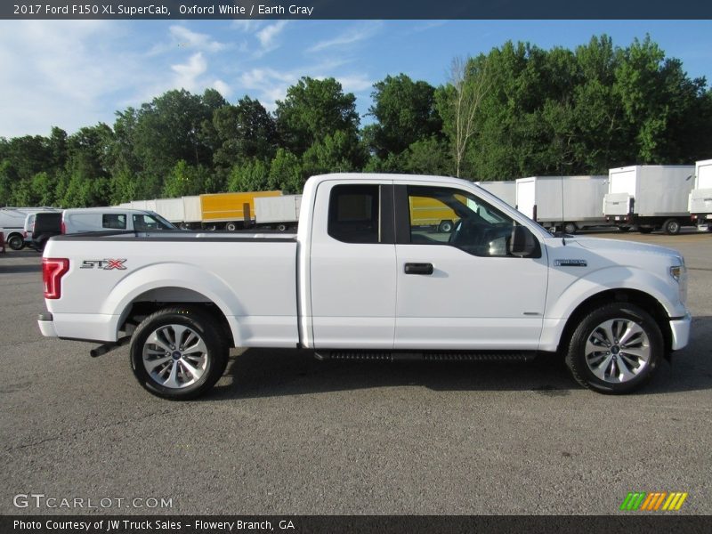 Oxford White / Earth Gray 2017 Ford F150 XL SuperCab