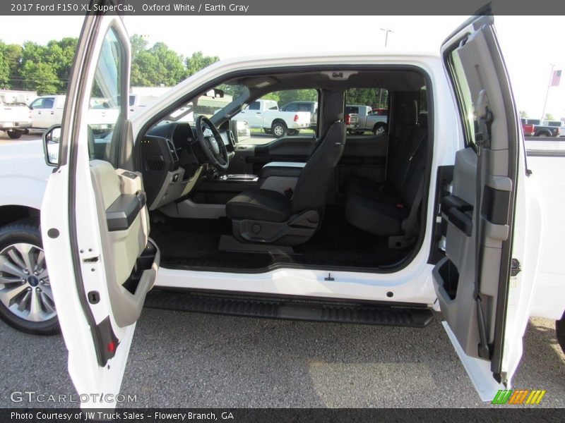 Oxford White / Earth Gray 2017 Ford F150 XL SuperCab