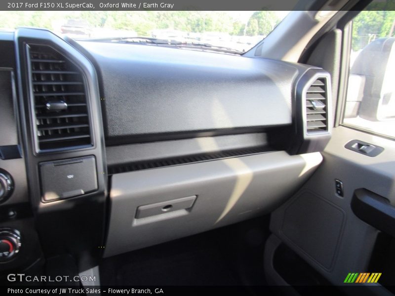 Oxford White / Earth Gray 2017 Ford F150 XL SuperCab