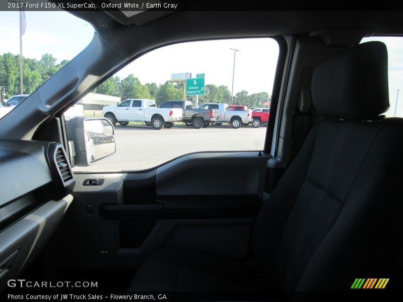 Oxford White / Earth Gray 2017 Ford F150 XL SuperCab
