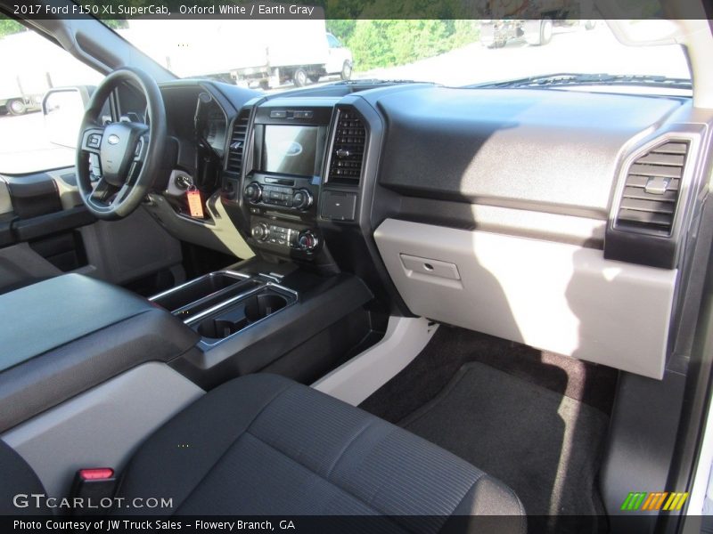 Oxford White / Earth Gray 2017 Ford F150 XL SuperCab