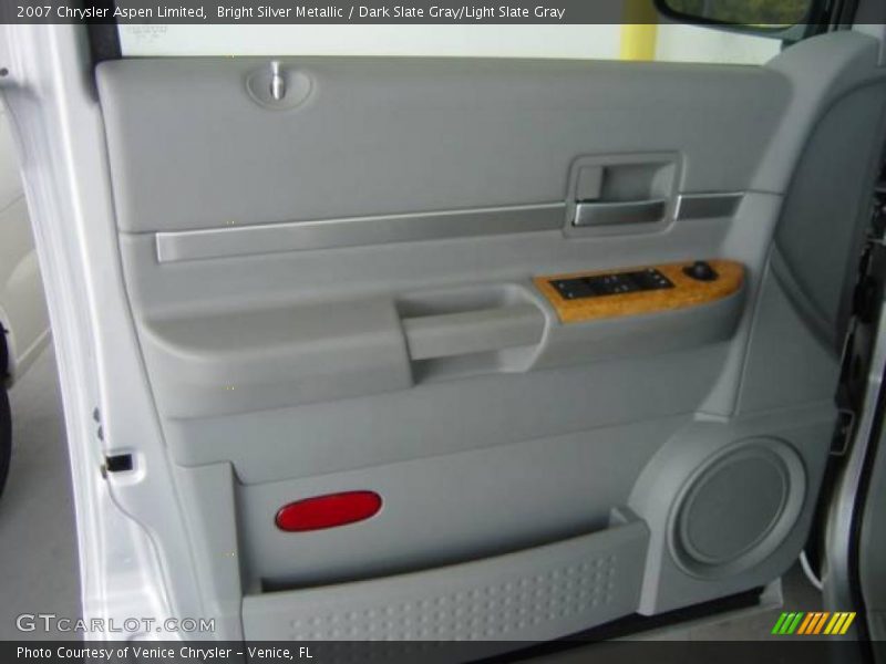 Bright Silver Metallic / Dark Slate Gray/Light Slate Gray 2007 Chrysler Aspen Limited