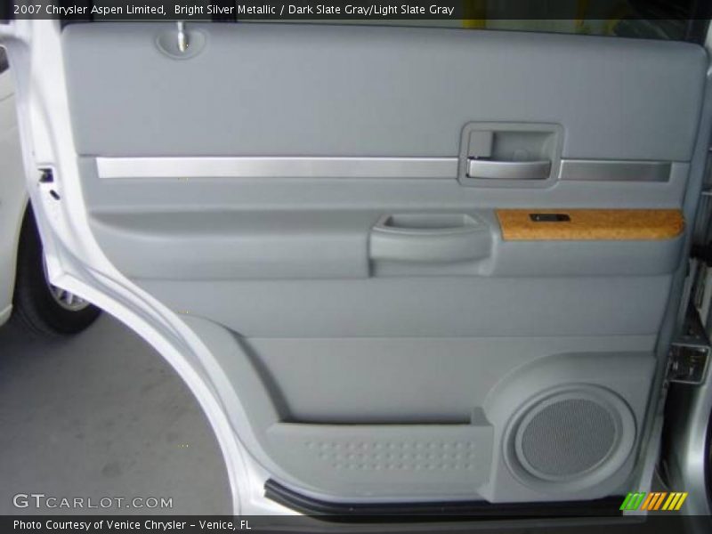 Bright Silver Metallic / Dark Slate Gray/Light Slate Gray 2007 Chrysler Aspen Limited