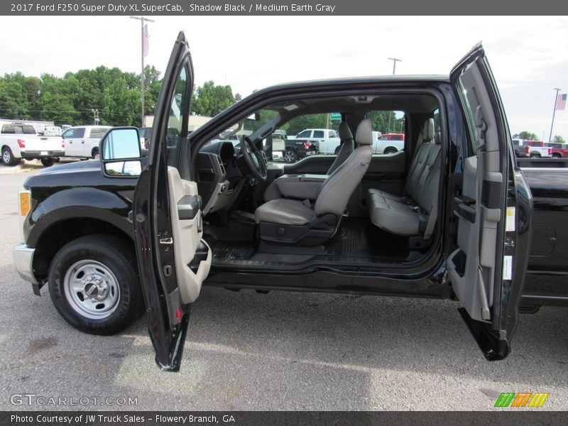 Shadow Black / Medium Earth Gray 2017 Ford F250 Super Duty XL SuperCab
