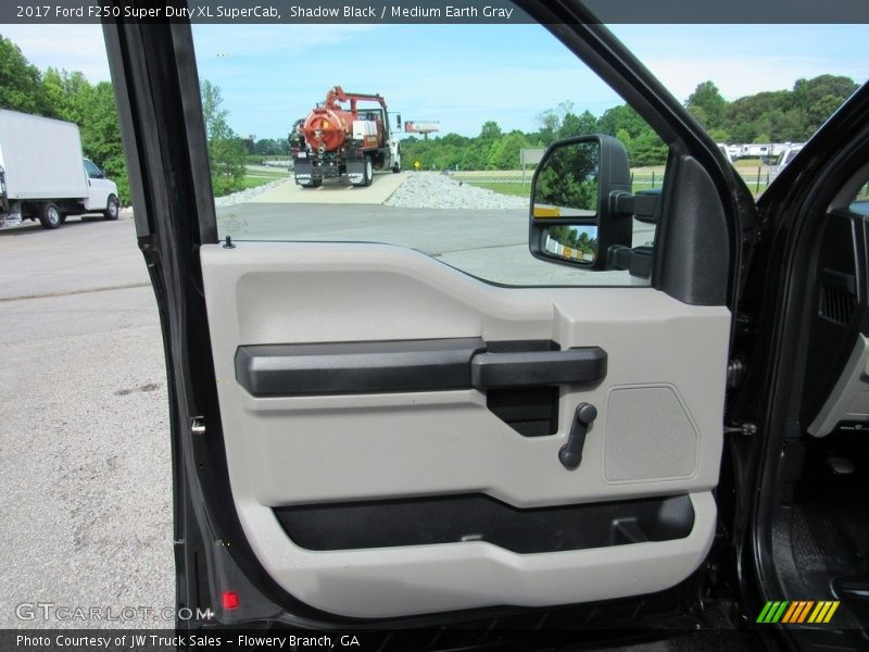 Door Panel of 2017 F250 Super Duty XL SuperCab