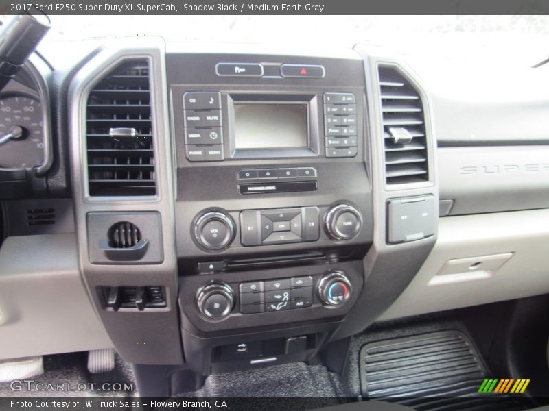 Dashboard of 2017 F250 Super Duty XL SuperCab