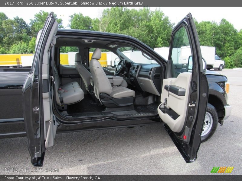Front Seat of 2017 F250 Super Duty XL SuperCab