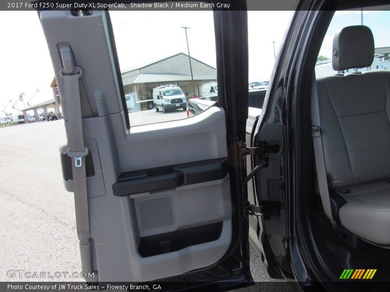 Door Panel of 2017 F250 Super Duty XL SuperCab