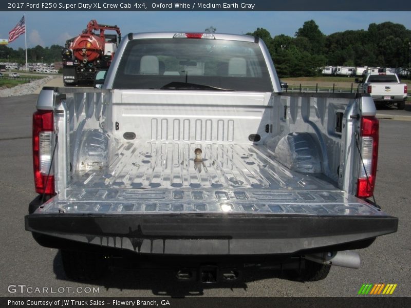 Oxford White / Medium Earth Gray 2017 Ford F250 Super Duty XL Crew Cab 4x4