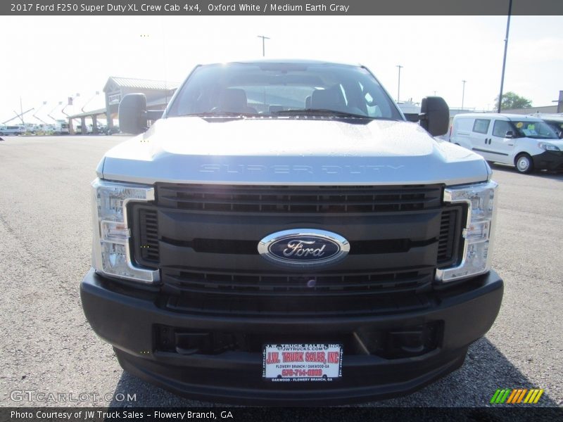 Oxford White / Medium Earth Gray 2017 Ford F250 Super Duty XL Crew Cab 4x4