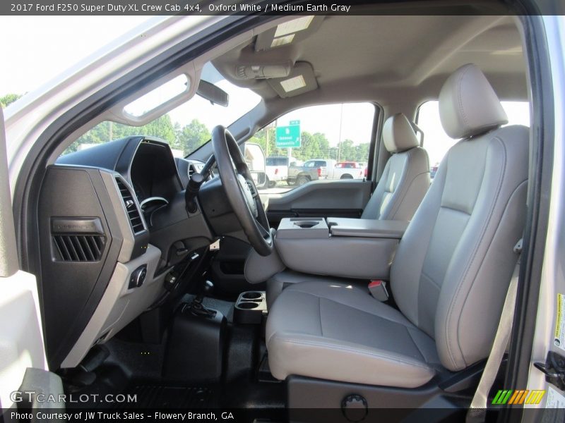 Oxford White / Medium Earth Gray 2017 Ford F250 Super Duty XL Crew Cab 4x4