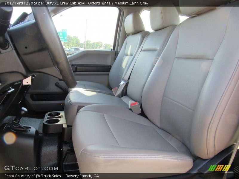 Oxford White / Medium Earth Gray 2017 Ford F250 Super Duty XL Crew Cab 4x4