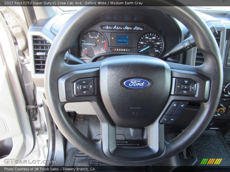 Oxford White / Medium Earth Gray 2017 Ford F250 Super Duty XL Crew Cab 4x4