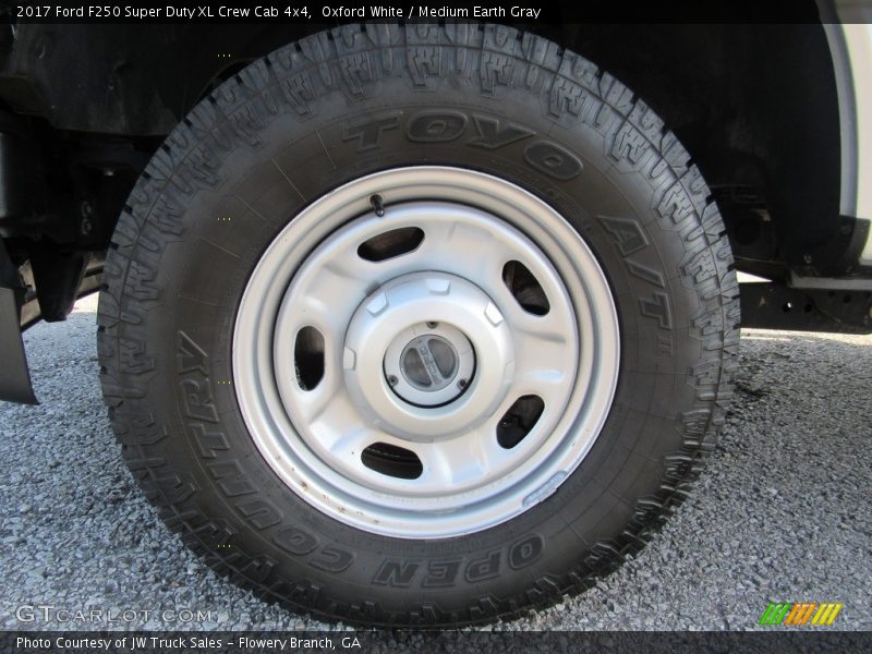 Oxford White / Medium Earth Gray 2017 Ford F250 Super Duty XL Crew Cab 4x4