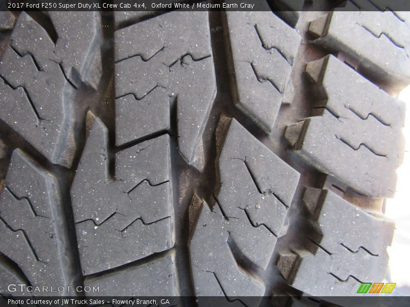 Oxford White / Medium Earth Gray 2017 Ford F250 Super Duty XL Crew Cab 4x4
