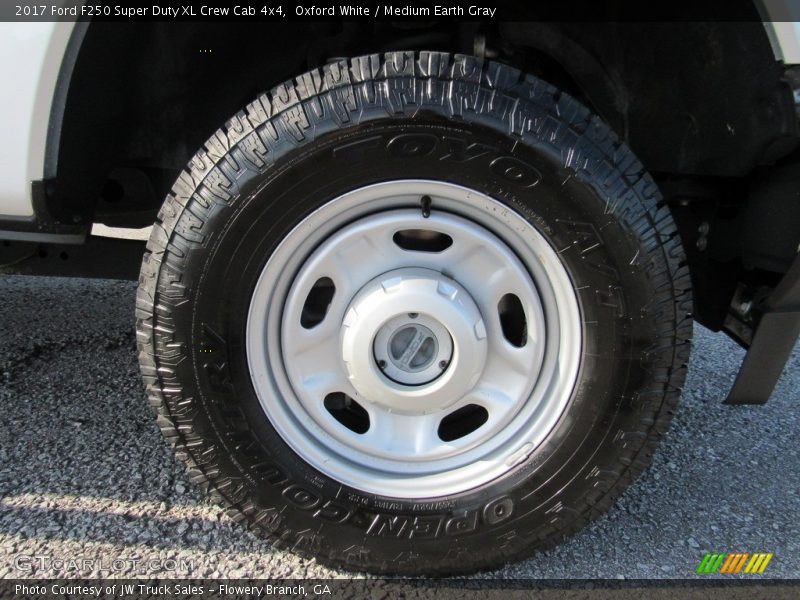 Oxford White / Medium Earth Gray 2017 Ford F250 Super Duty XL Crew Cab 4x4