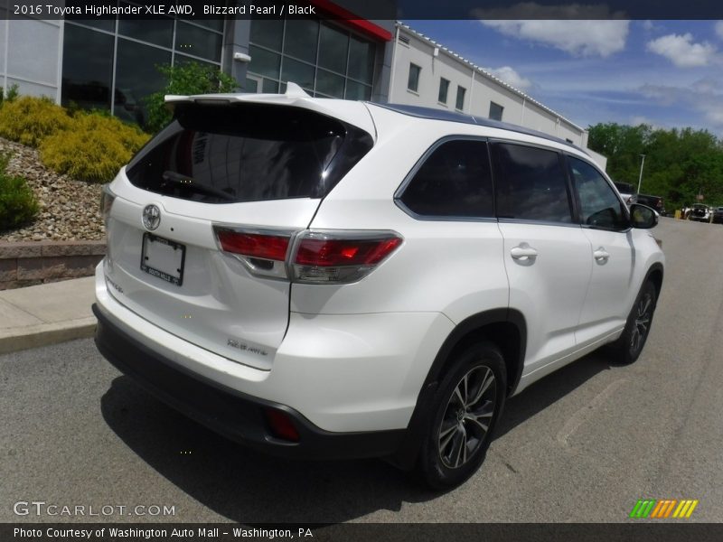 Blizzard Pearl / Black 2016 Toyota Highlander XLE AWD