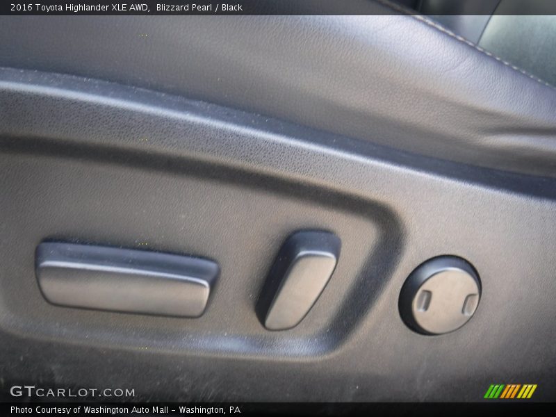 Blizzard Pearl / Black 2016 Toyota Highlander XLE AWD