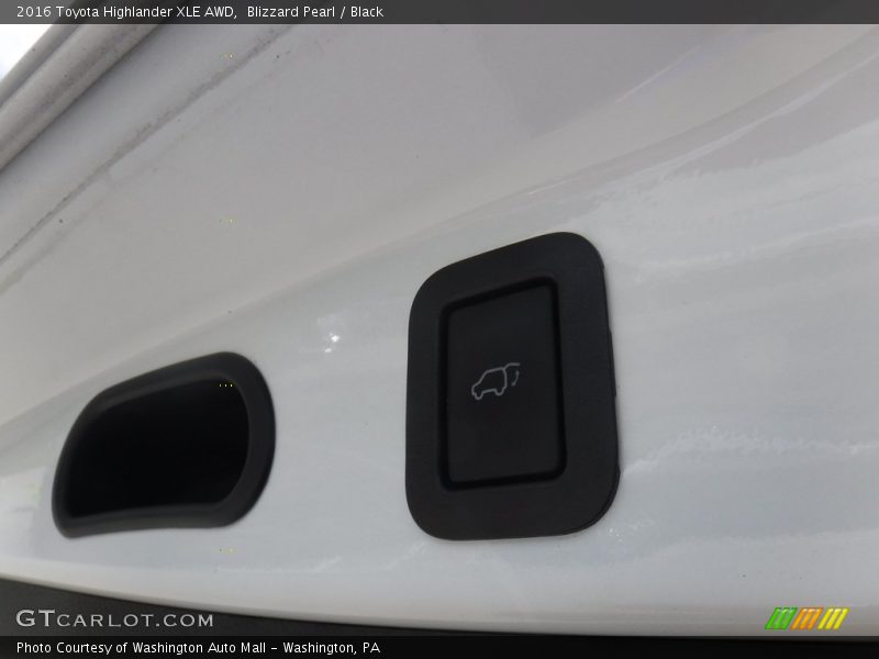 Blizzard Pearl / Black 2016 Toyota Highlander XLE AWD