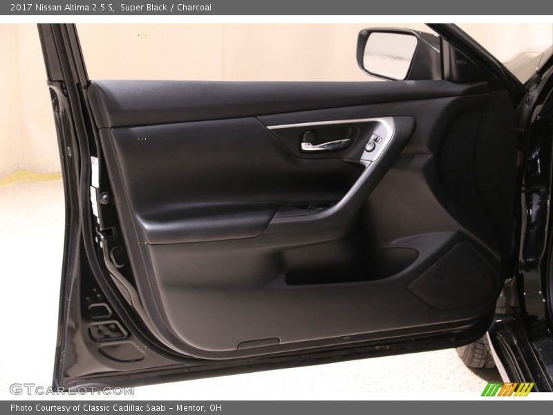 Super Black / Charcoal 2017 Nissan Altima 2.5 S