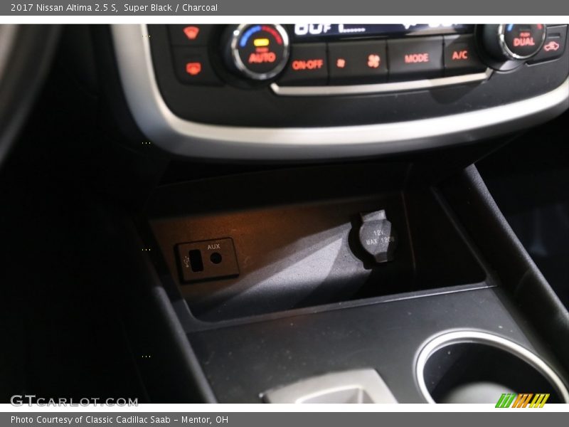 Super Black / Charcoal 2017 Nissan Altima 2.5 S