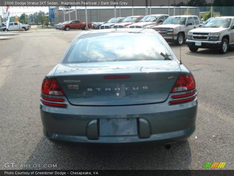 Magnesium Pearlcoat / Dark Slate Grey 2006 Dodge Stratus SXT Sedan