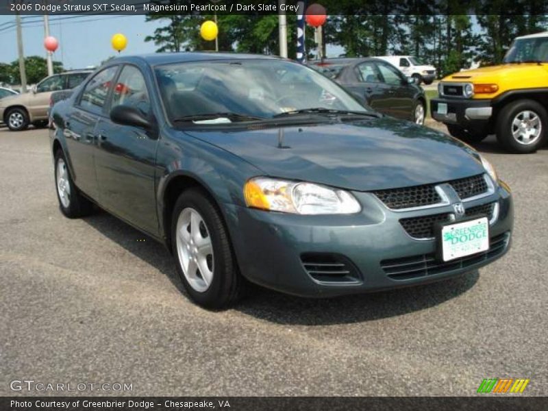 Magnesium Pearlcoat / Dark Slate Grey 2006 Dodge Stratus SXT Sedan