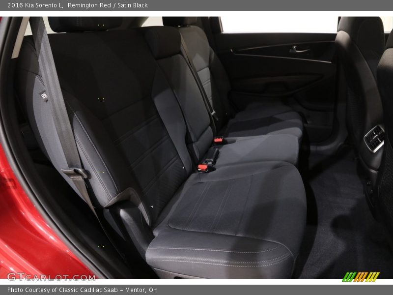 Remington Red / Satin Black 2016 Kia Sorento L