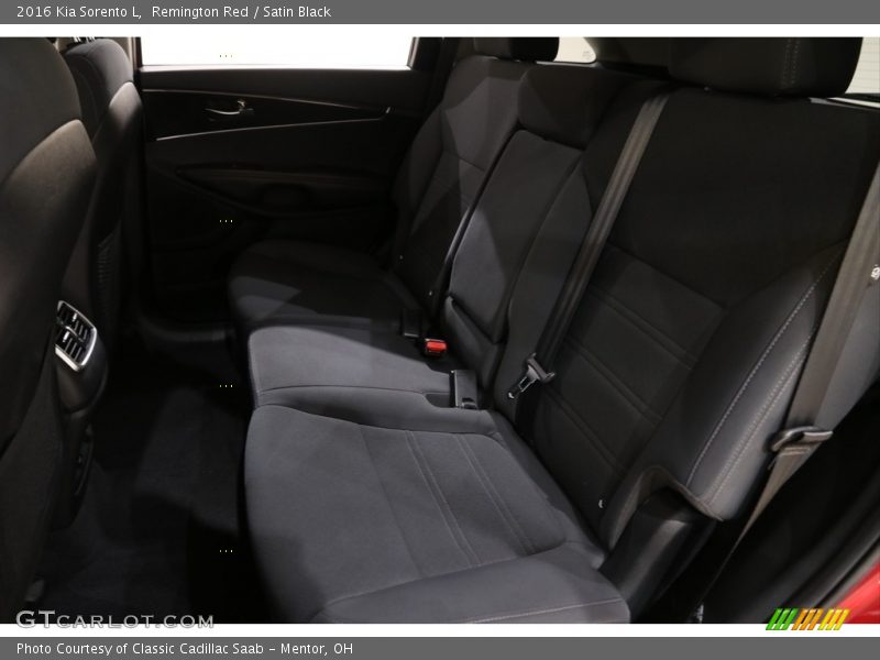 Remington Red / Satin Black 2016 Kia Sorento L