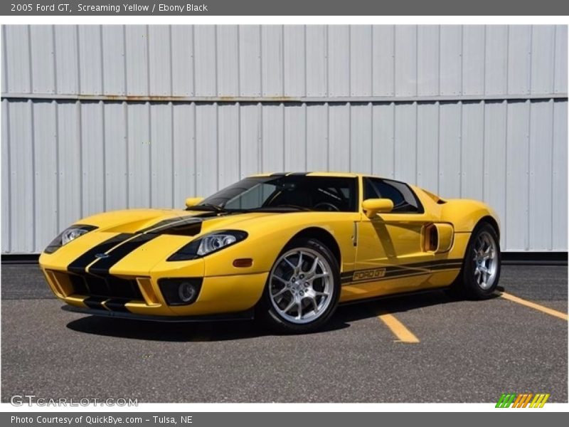 Front 3/4 View of 2005 GT 