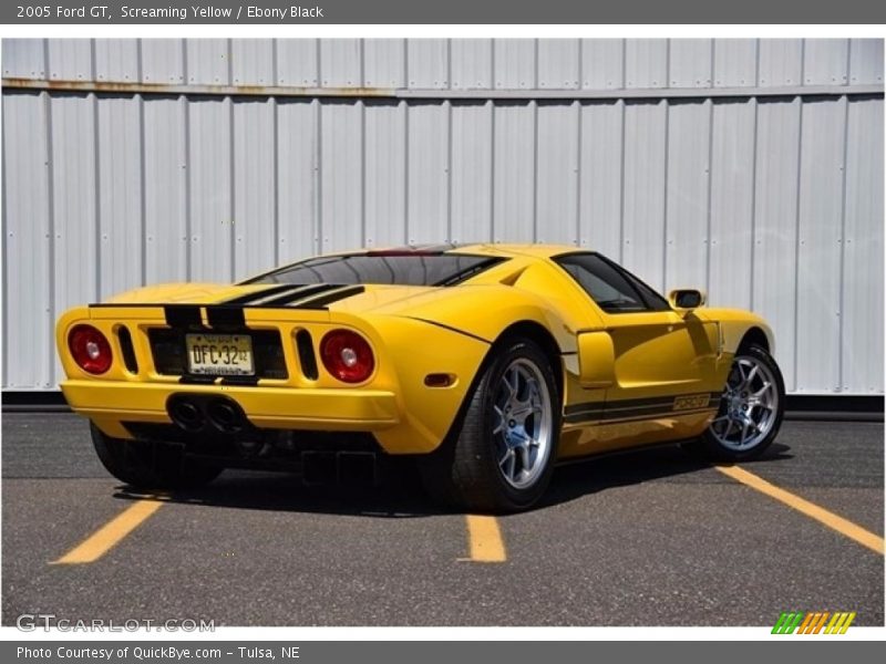 Screaming Yellow / Ebony Black 2005 Ford GT