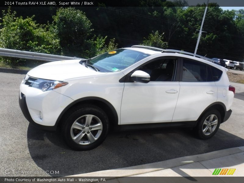 Super White / Black 2014 Toyota RAV4 XLE AWD