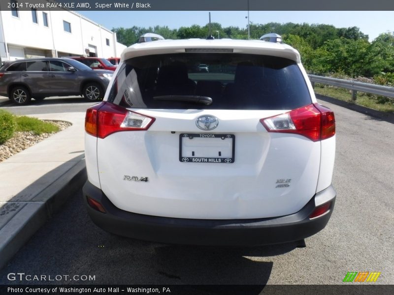 Super White / Black 2014 Toyota RAV4 XLE AWD