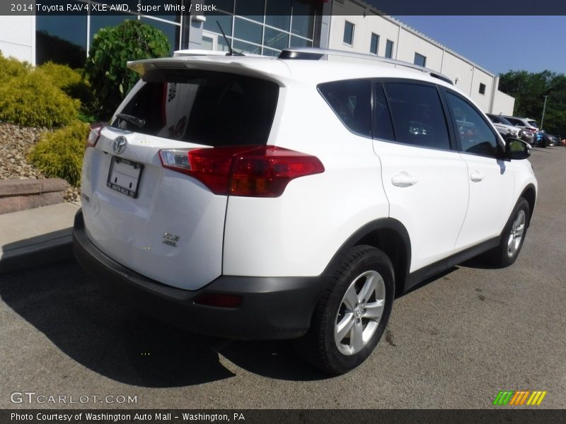 Super White / Black 2014 Toyota RAV4 XLE AWD