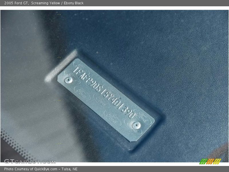 Screaming Yellow / Ebony Black 2005 Ford GT
